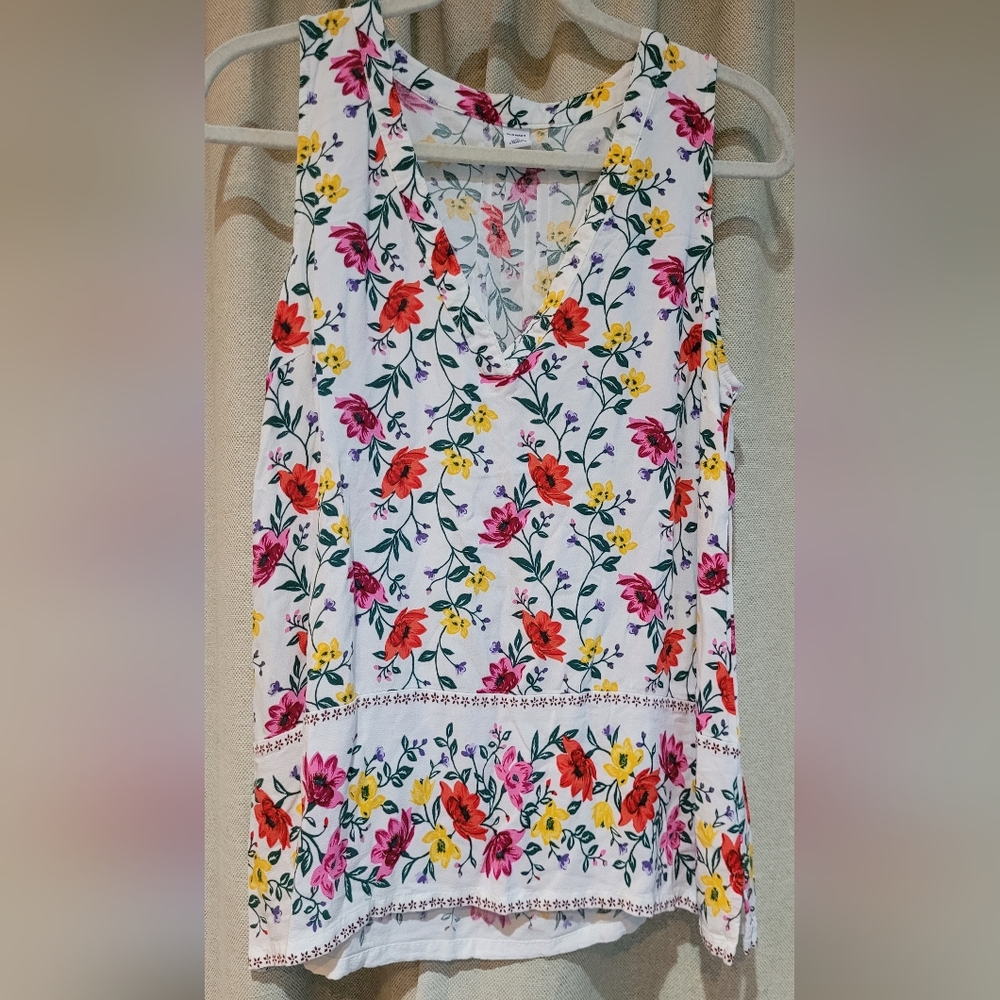 🎉5/$20 Old Navy Floral Sleeveless Blouse Size Medium